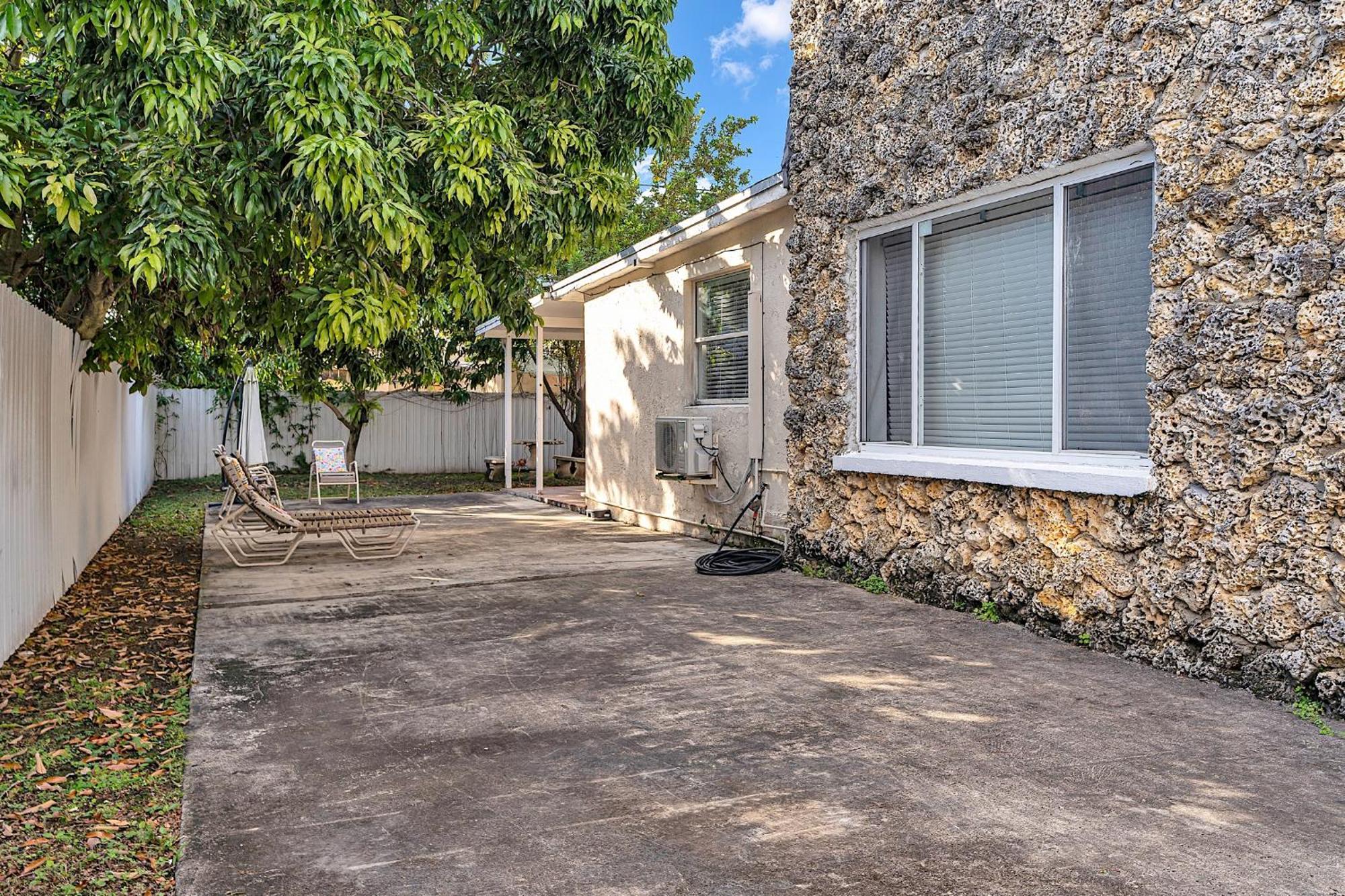 Private Room In Little Havana ไมอามี ภายนอก รูปภาพ