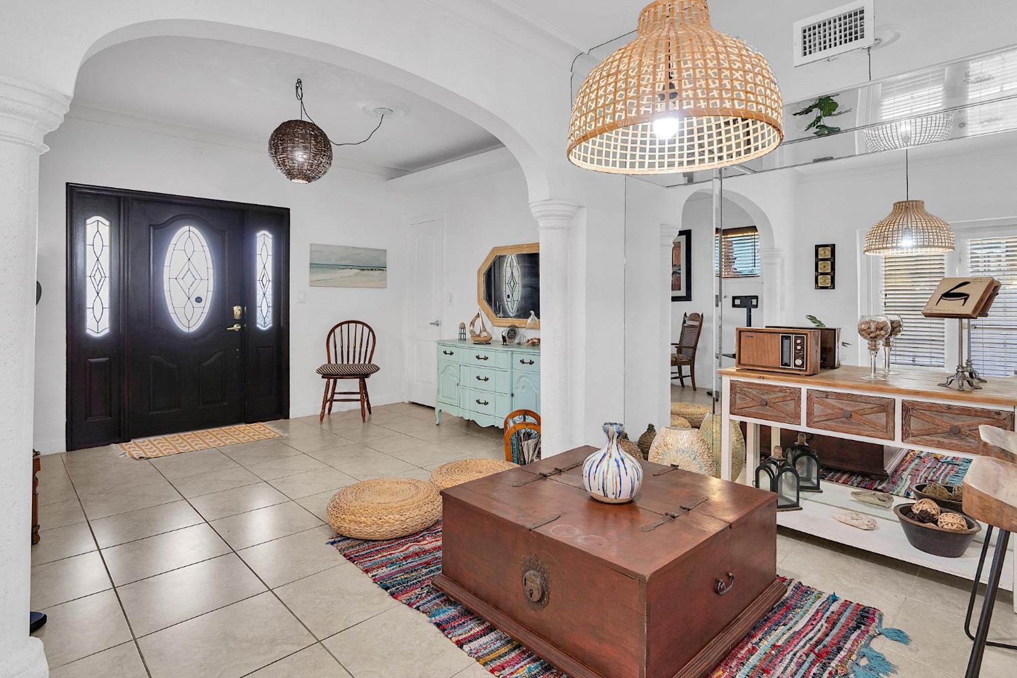 Private Room In Little Havana ไมอามี ภายนอก รูปภาพ