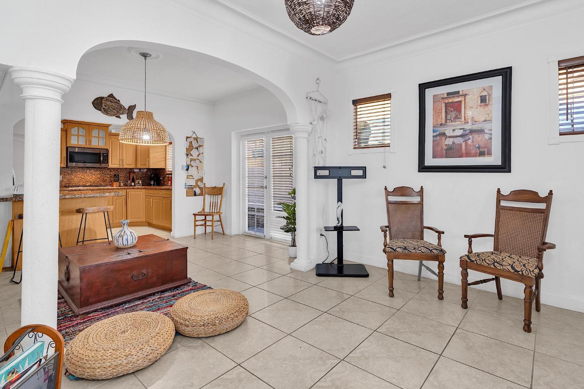 Private Room In Little Havana ไมอามี ภายนอก รูปภาพ