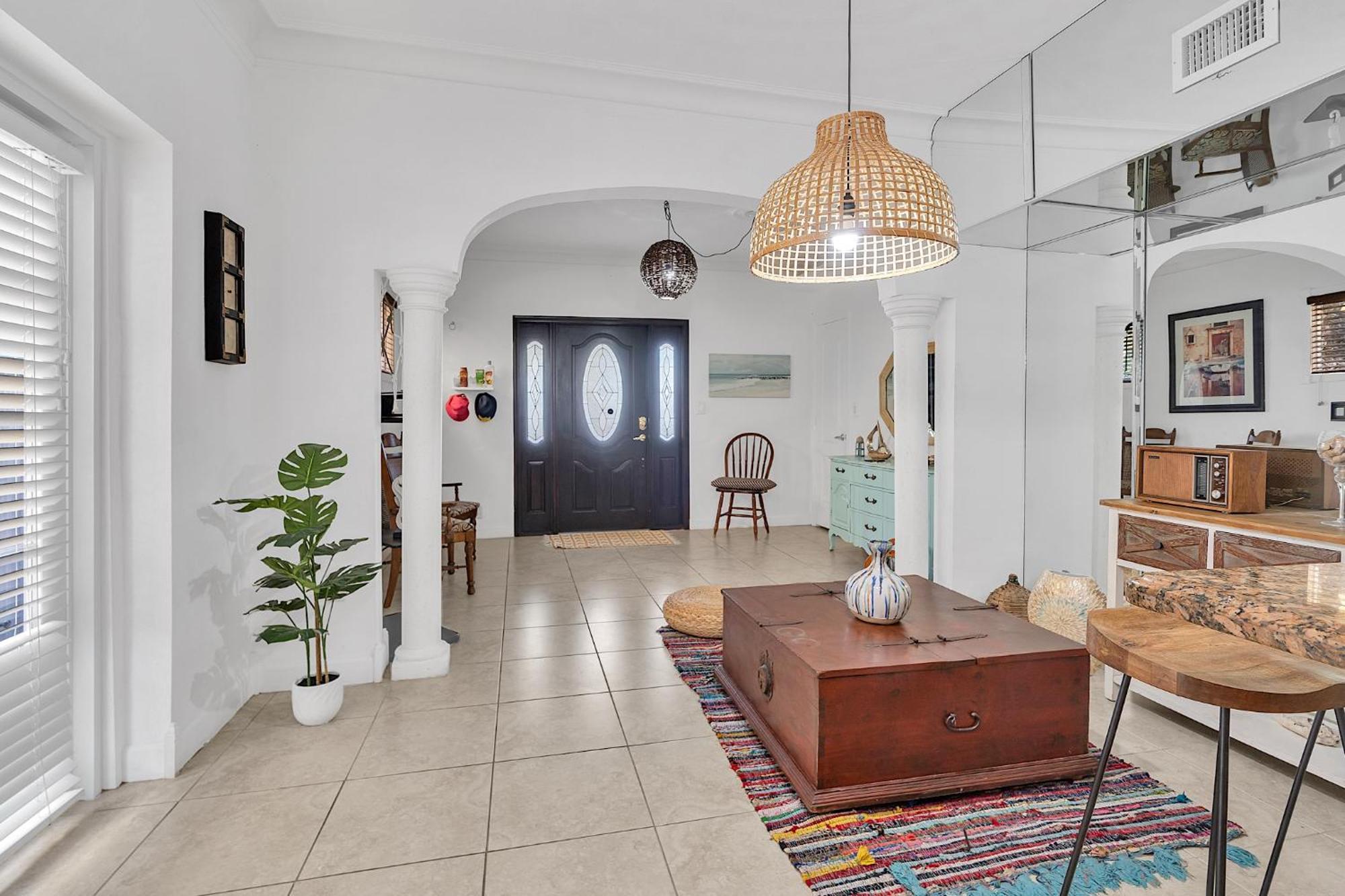 Private Room In Little Havana ไมอามี ภายนอก รูปภาพ